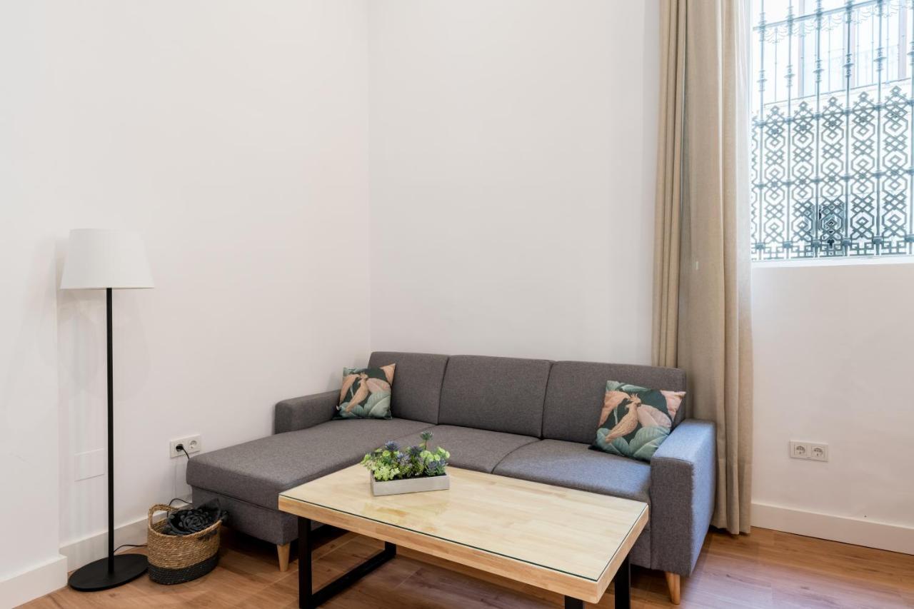 Apartamentos Leoncillos Seville Luaran gambar