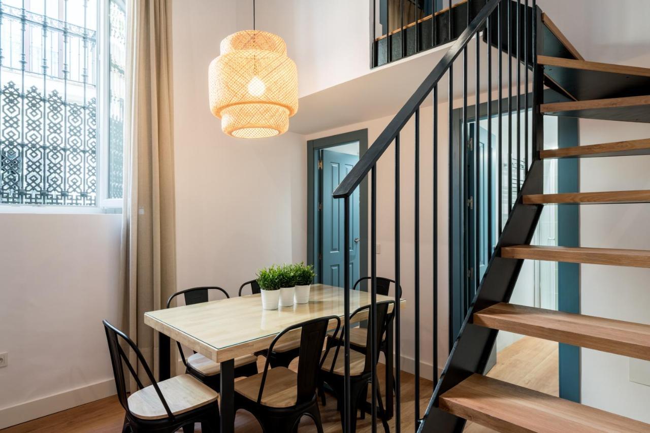Apartamentos Leoncillos Seville Luaran gambar