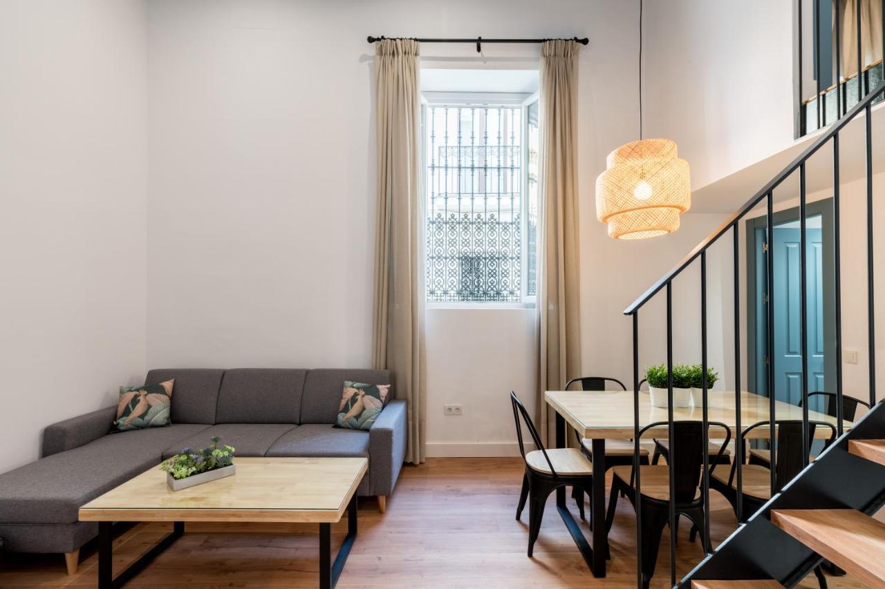 Apartamentos Leoncillos Seville Luaran gambar