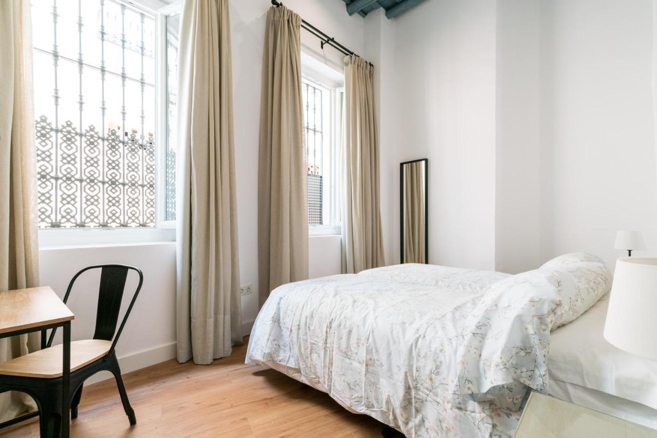 Apartamentos Leoncillos Seville Luaran gambar