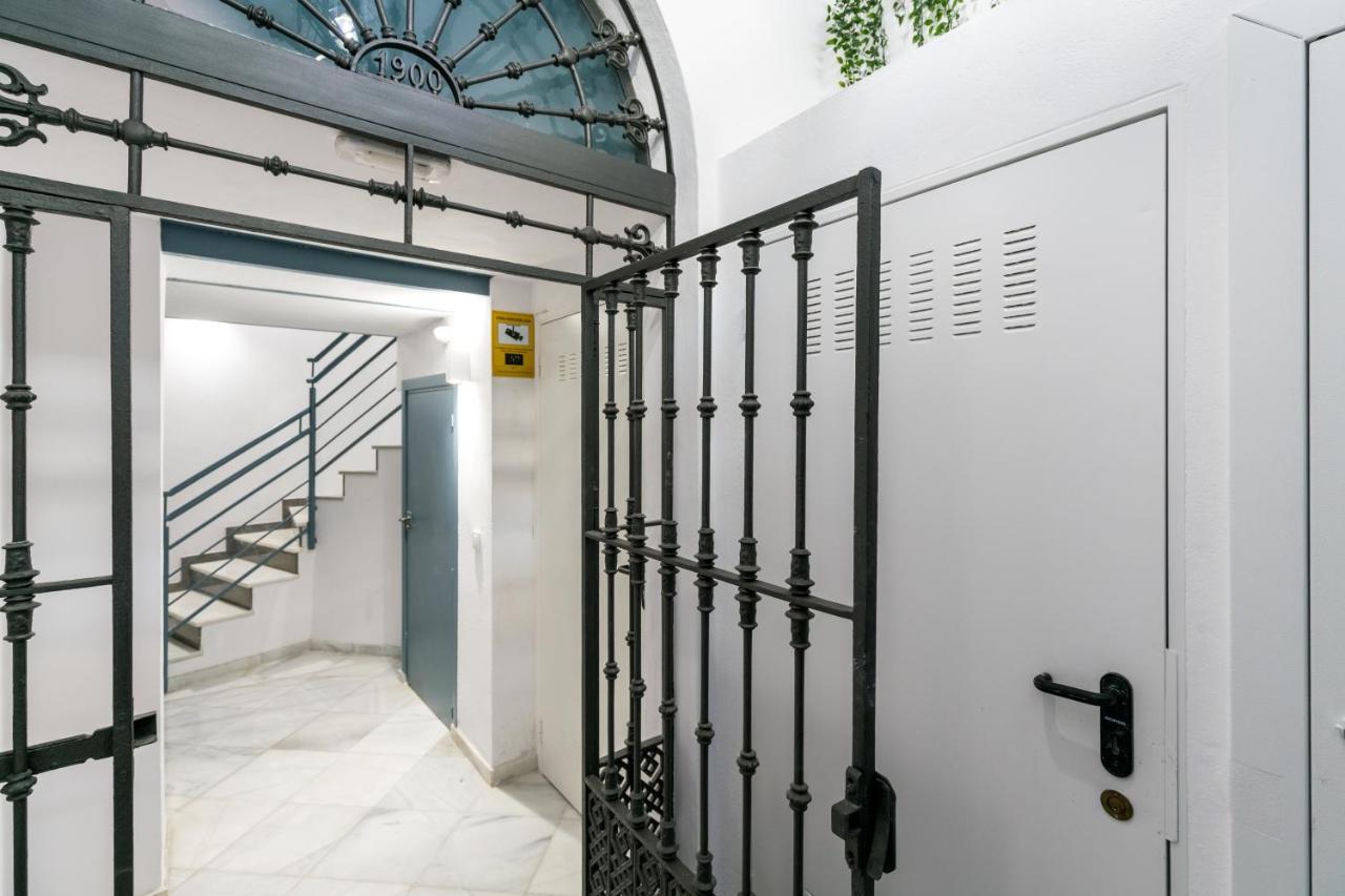 Apartamentos Leoncillos Seville Luaran gambar
