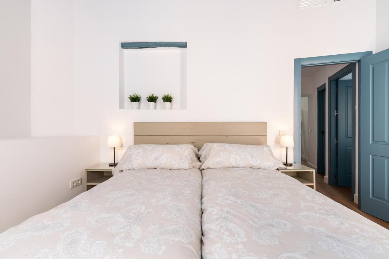 Apartamentos Leoncillos Seville Luaran gambar