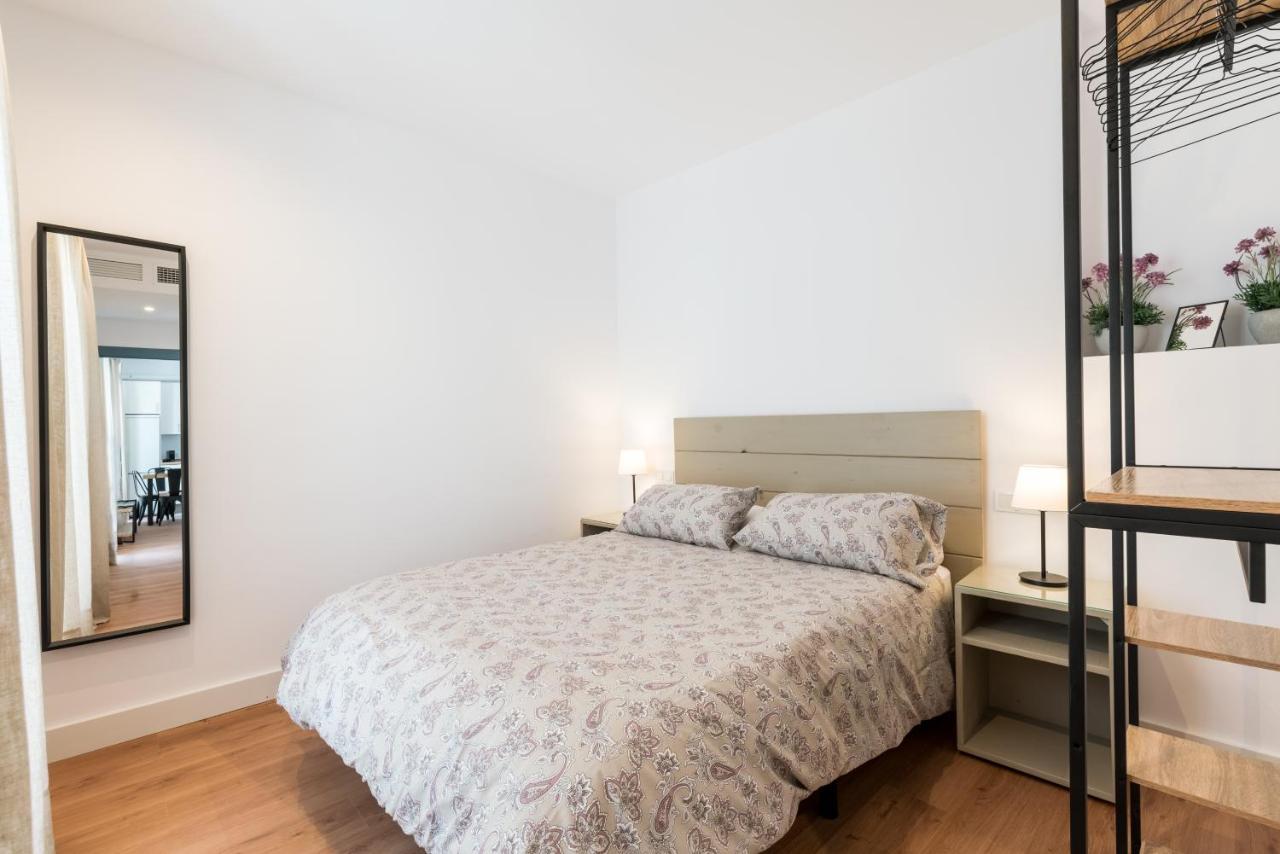 Apartamentos Leoncillos Seville Luaran gambar