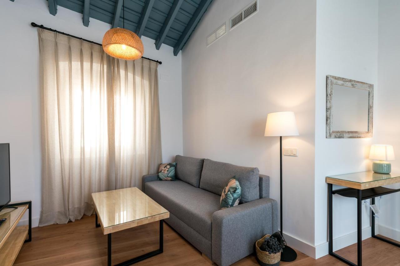 Apartamentos Leoncillos Seville Luaran gambar