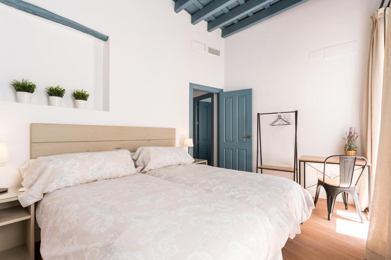 Apartamentos Leoncillos Seville Luaran gambar